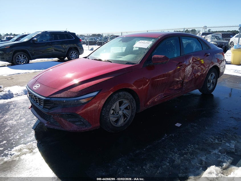 2025 Hyundai Elantra Se