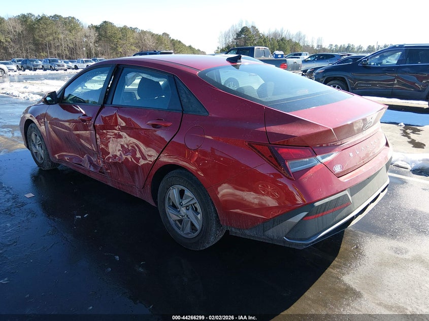2025 Hyundai Elantra Se