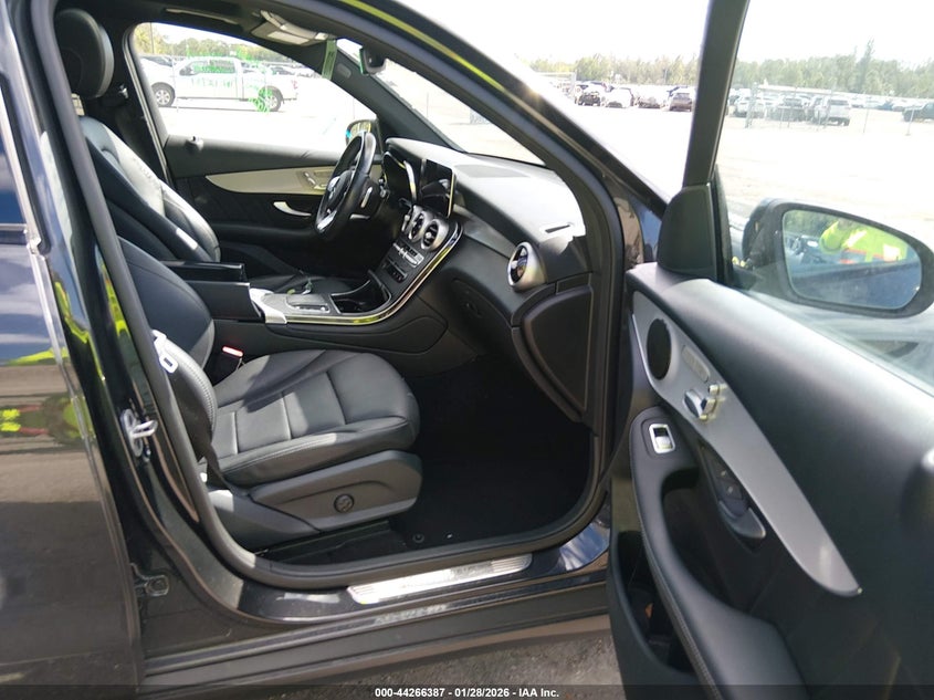 2022 Mercedes-Benz Glc 300 Suv