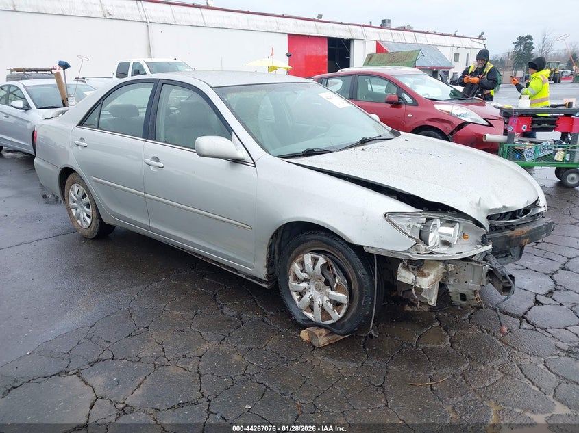 2005 Toyota Camry Le