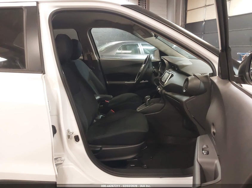 2024 Nissan Kicks S Xtronic Cvt