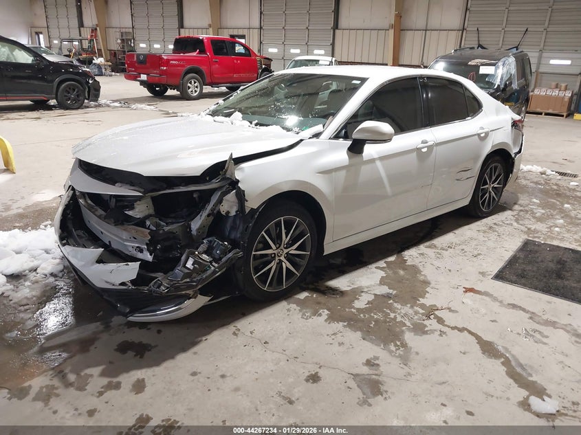 2022 Toyota Camry Xle Hybrid