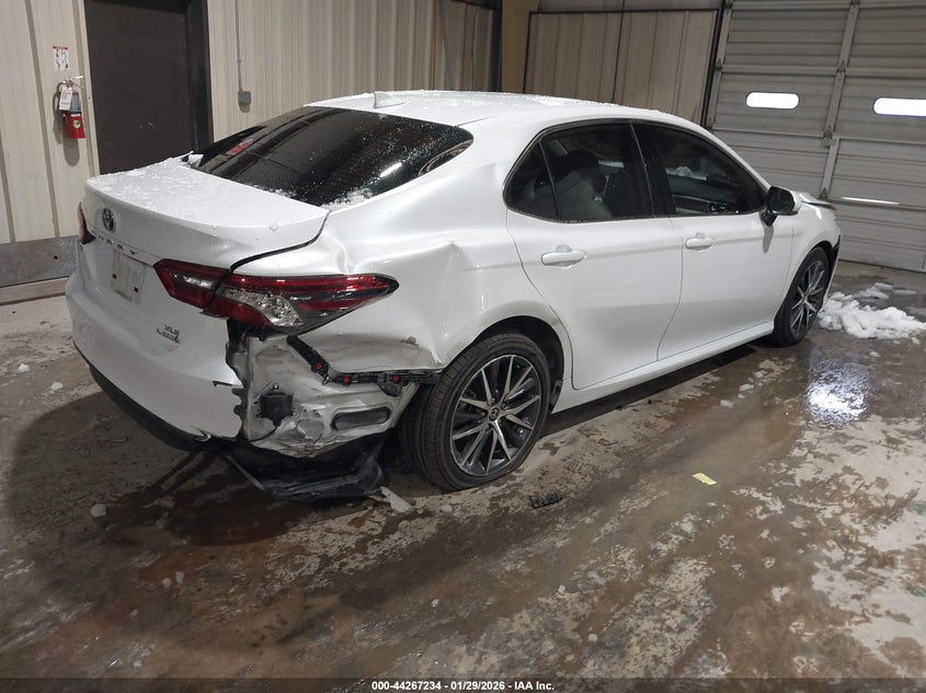 2022 Toyota Camry Xle Hybrid