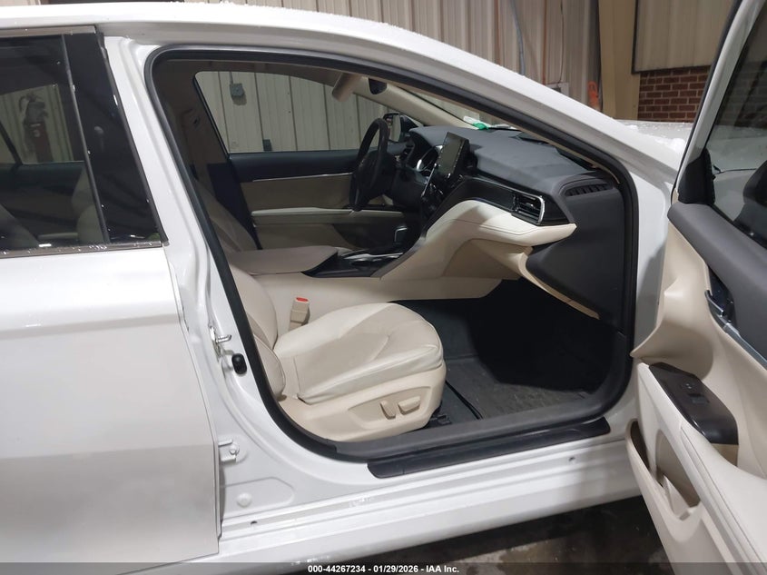 2022 Toyota Camry Xle Hybrid