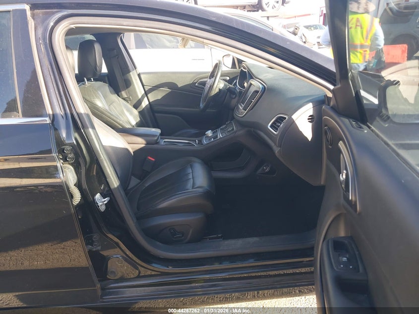 2017 Chrysler 200 Limited Platinum