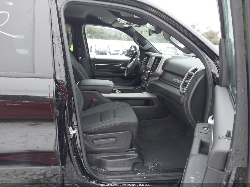 2025 Ram 1500 Big Horn 4X4 6'4 Box