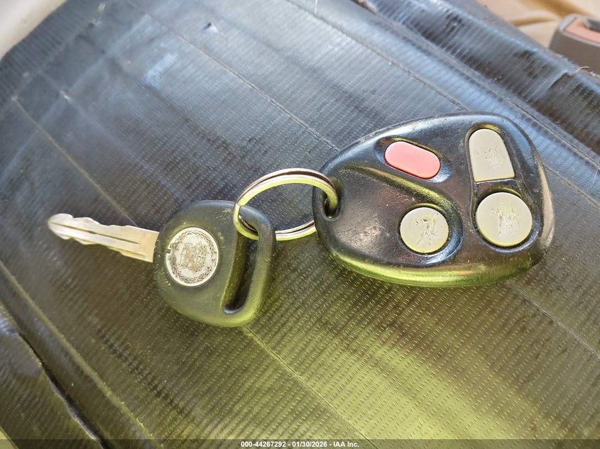 2000 Cadillac Escalade VIN: 1GYEK13R3YR151965 Lot: 44267292