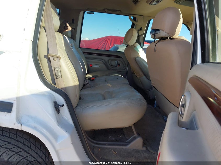 2000 Cadillac Escalade VIN: 1GYEK13R3YR151965 Lot: 44267292