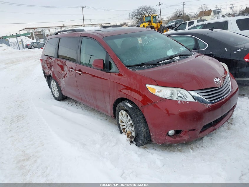2016 Toyota Sienna Xle