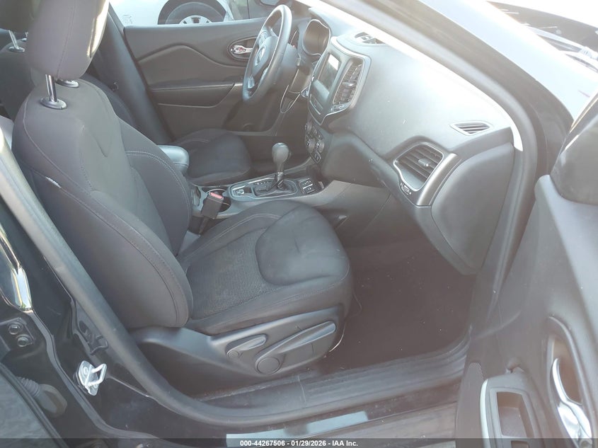 2019 Jeep Cherokee Latitude Fwd