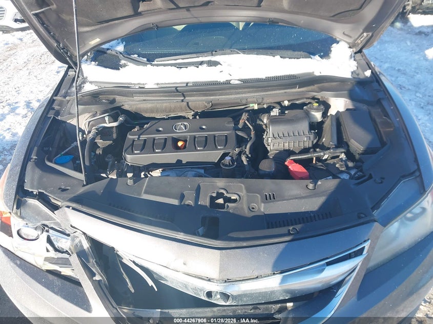 2013 Acura Ilx 2.0L VIN: 19VDE1F71DE000947 Lot: 44267906