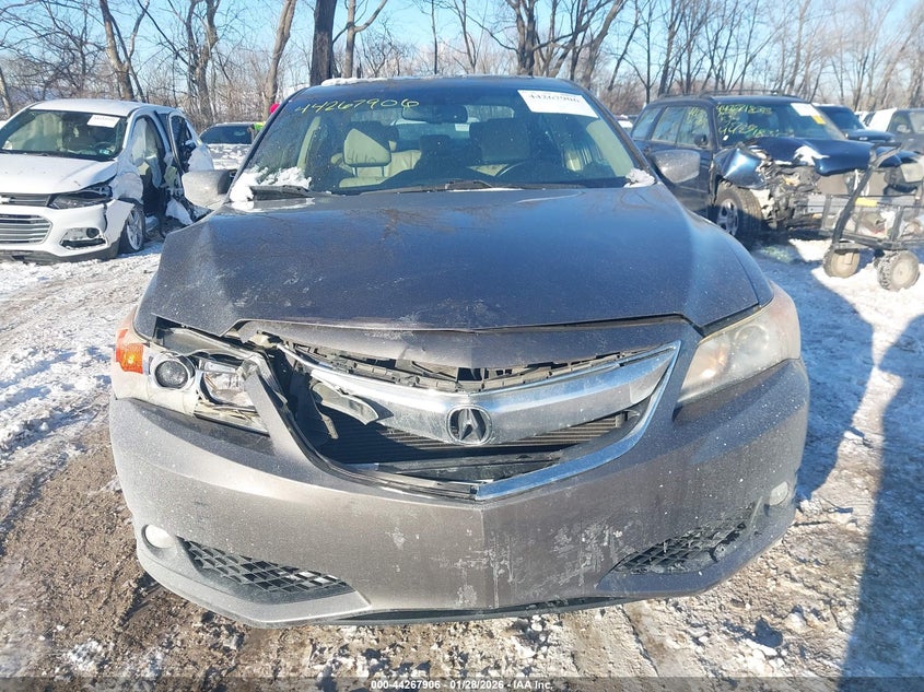 2013 Acura Ilx 2.0L VIN: 19VDE1F71DE000947 Lot: 44267906