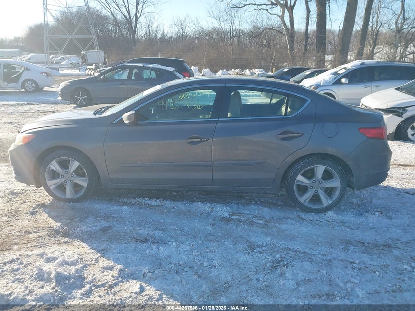 2013 Acura Ilx 2.0L VIN: 19VDE1F71DE000947 Lot: 44267906