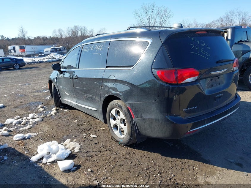 2017 Chrysler Pacifica Touring-L Plus