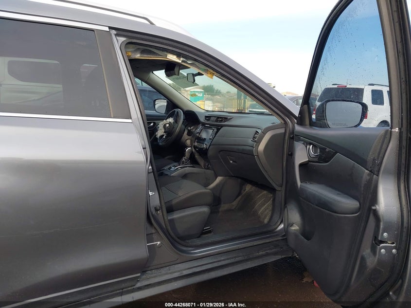 2017 Nissan Rogue Sv