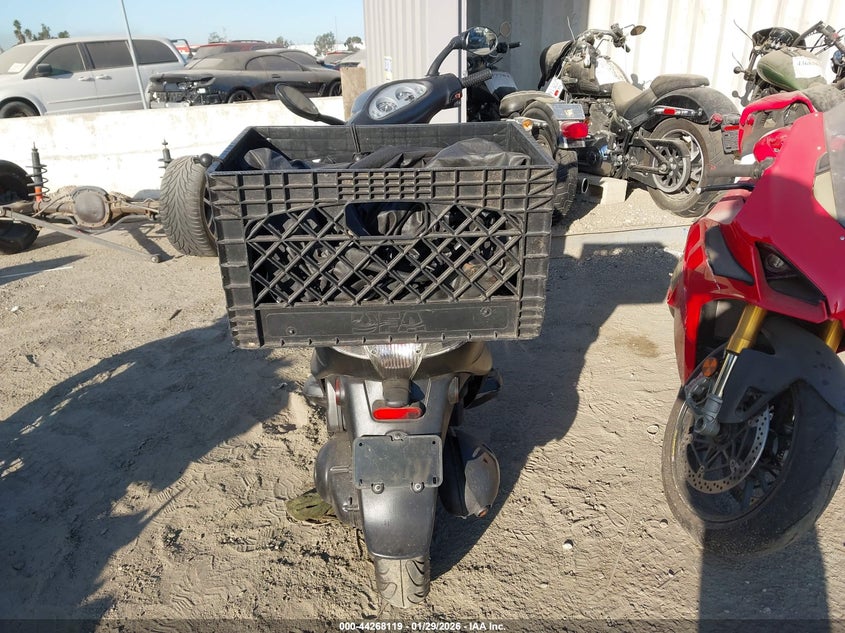 2010 Piaggio Fly 150 VIN: ZAPM578F5A4000122 Lot: 44268119
