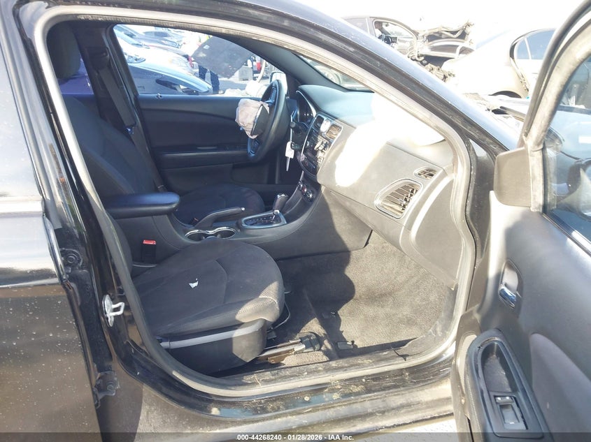 2014 Chrysler 200 Lx