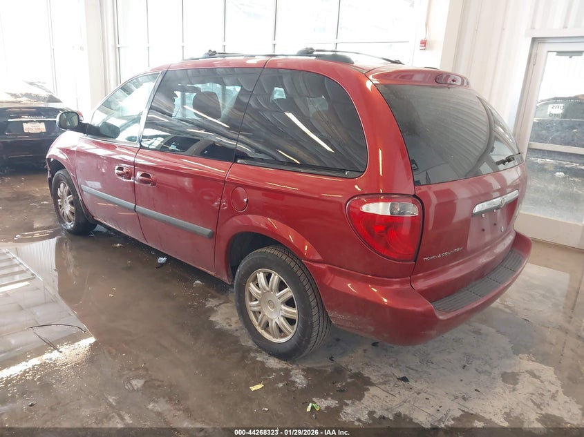 2005 Chrysler Town & Country