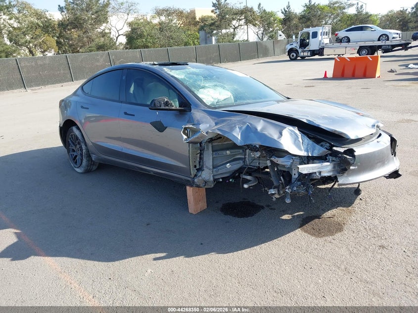 2025 Tesla Model 3 Long Range Rear-Wheel Drive/Standard Rear-Wheel Drive