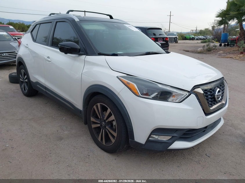 2020 Nissan Kicks Sr Xtronic Cvt