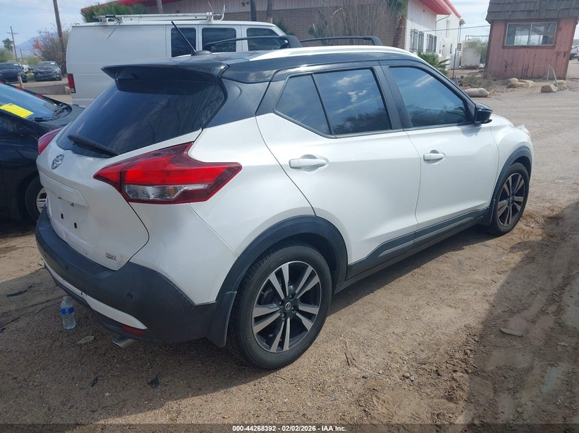 2020 Nissan Kicks Sr Xtronic Cvt