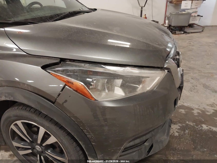 VIN 3N1CP5CV6LL540573 2020 NISSAN KICKS SV XTRONIC CVT