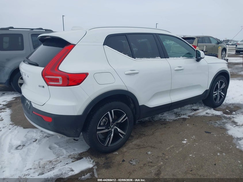 Vin: yv4l12uk8r2342442, lot: 44764689, volvo xc40 b5 core bright theme/b5 core dark theme 20244