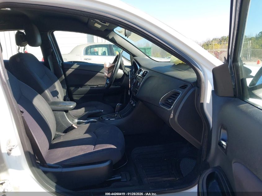 2013 Chrysler 200 Touring