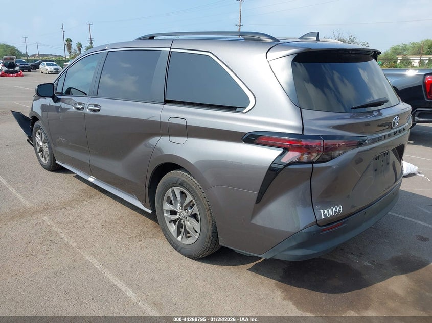 2024 Toyota Sienna Xle