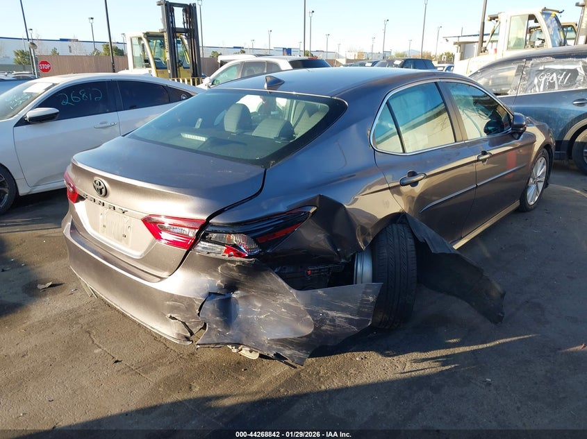 2021 Toyota Camry Le