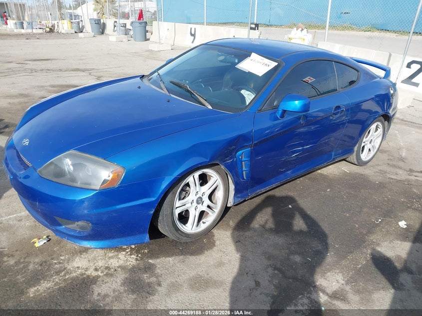 2005 HYUNDAI TIBURON auction photo 2