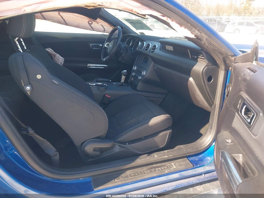 2017 Ford Mustang V6