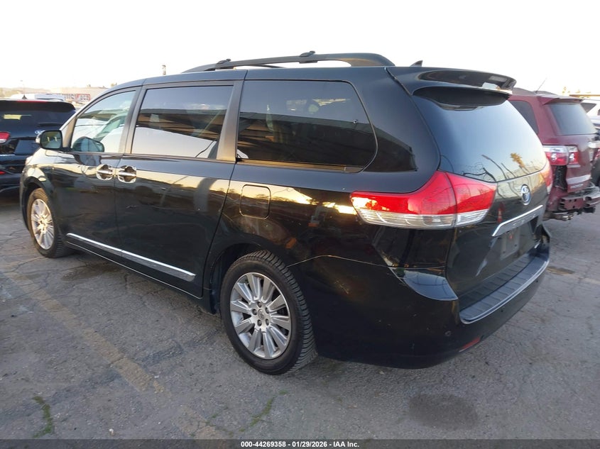 2014 Toyota Sienna Limited V6 7 Passenger