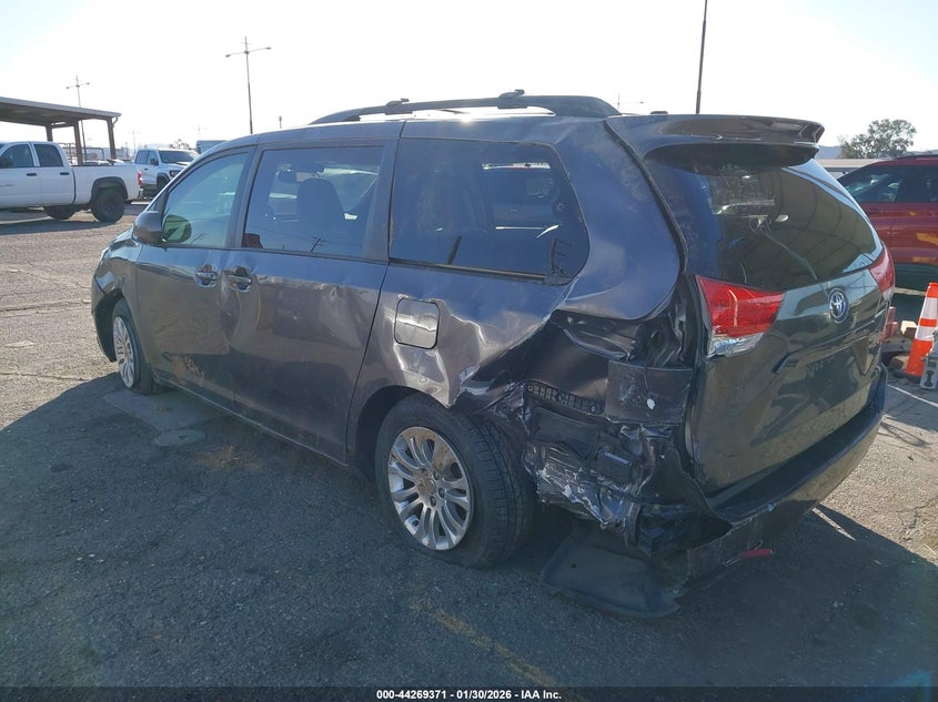 2014 Toyota Sienna Xle V6 8 Passenger