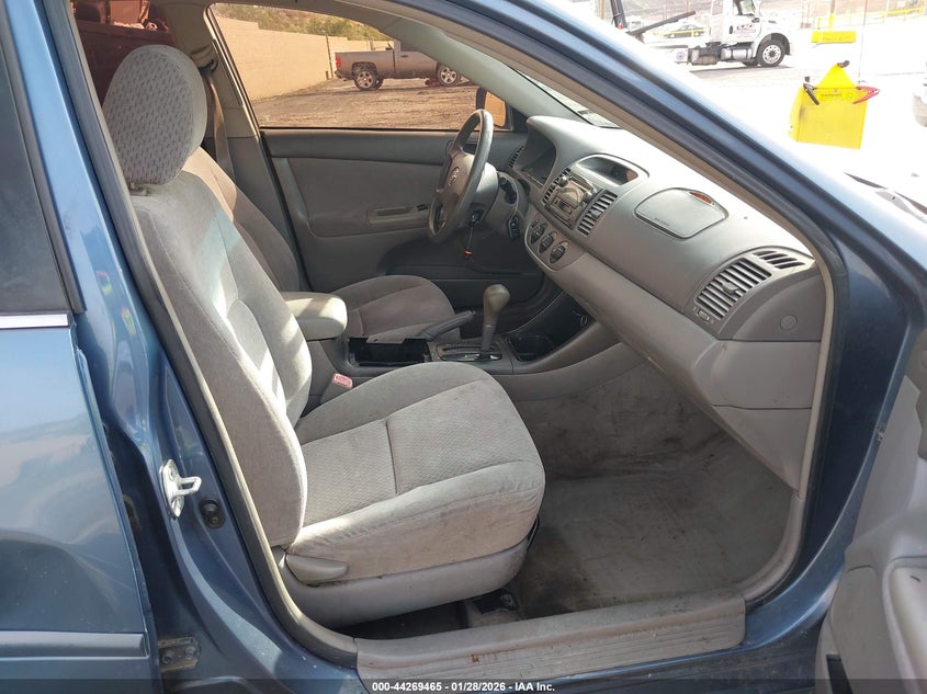 2004 Toyota Camry Le