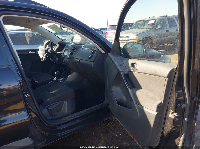 2015 Volkswagen Tiguan S