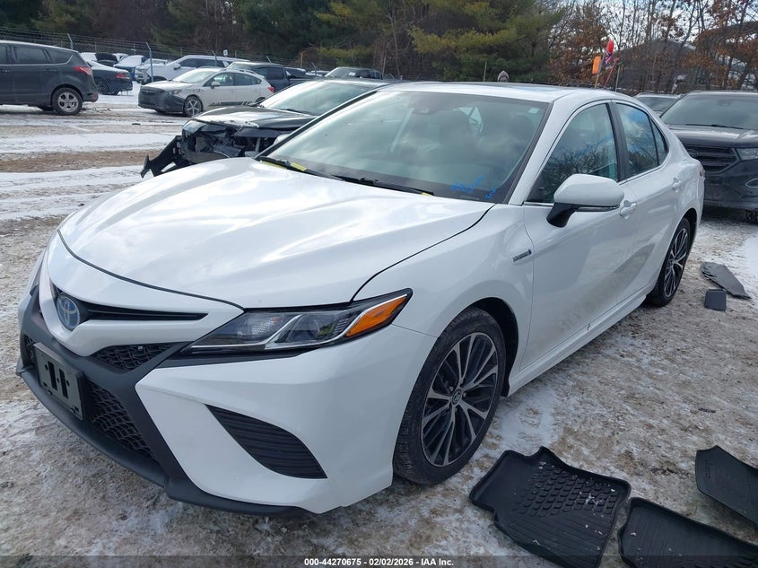 2019 Toyota Camry Hybrid Se
