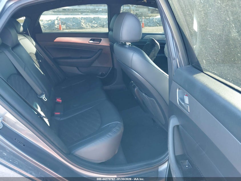 VIN 5NPE34AF7JH718592 2018 HYUNDAI SONATA SPORT+