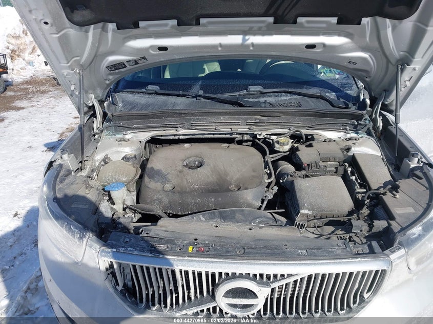 VIN YV4162XZ5K2011986 2019 VOLVO XC40 T5 MOMENTUM/T5 R-DESIGN
