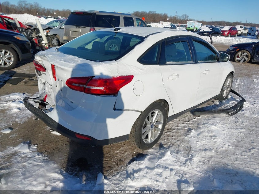 Vin: 1fadp3f22fl268049, lot: 44767531, ford focus se 20154