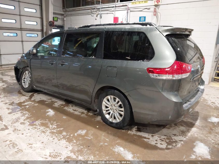 2014 Toyota Sienna Xle V6 8 Passenger