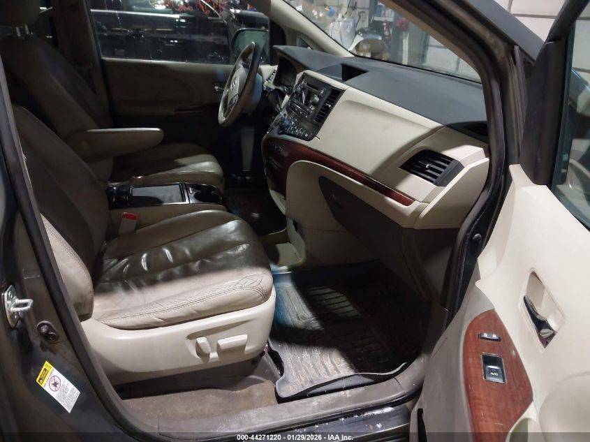 2014 Toyota Sienna Xle V6 8 Passenger