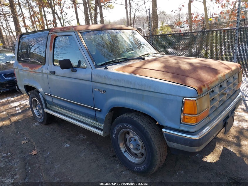 1FMCU12T6KUC45228 FORD BRONCO II Photo 1