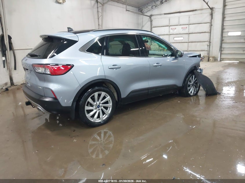 2022 Ford Escape Titanium