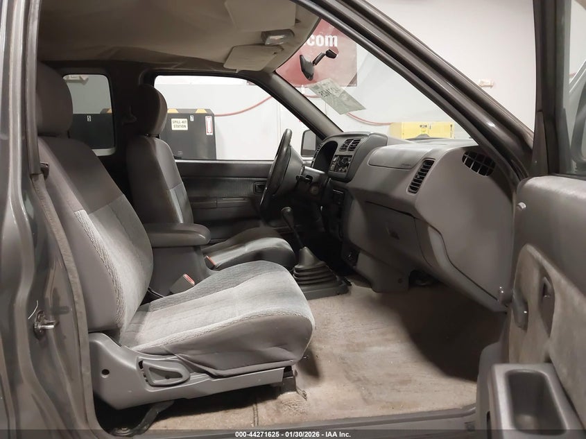 2000 Nissan Frontier Xe