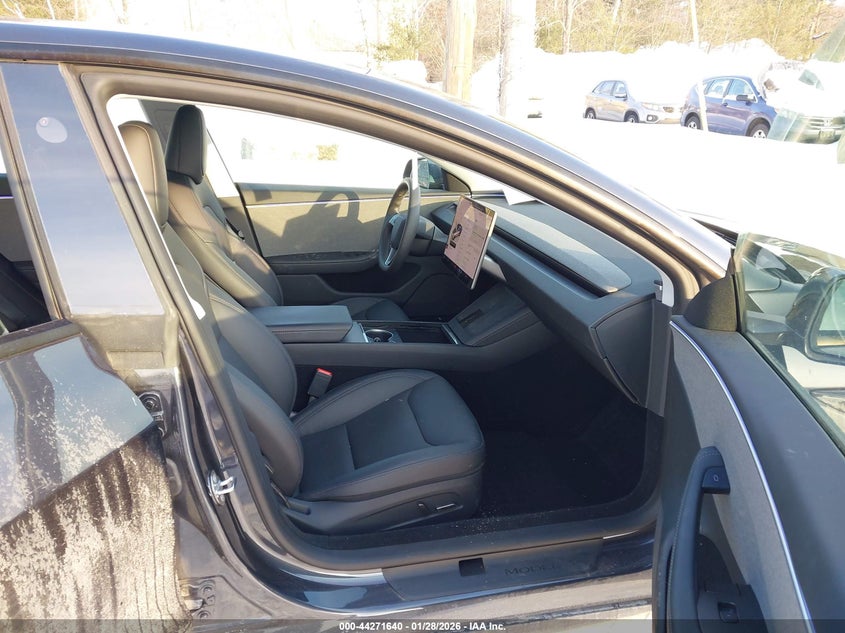 2025 Tesla Model 3 Long Range Rear-Wheel Drive/Standard Rear-Wheel Drive