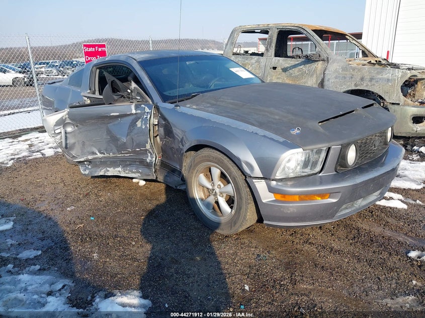 2007 Ford Mustang V6 Deluxe/V6 Premium