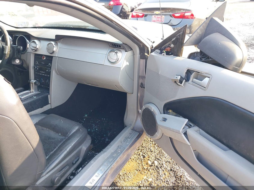 2007 Ford Mustang V6 Deluxe/V6 Premium