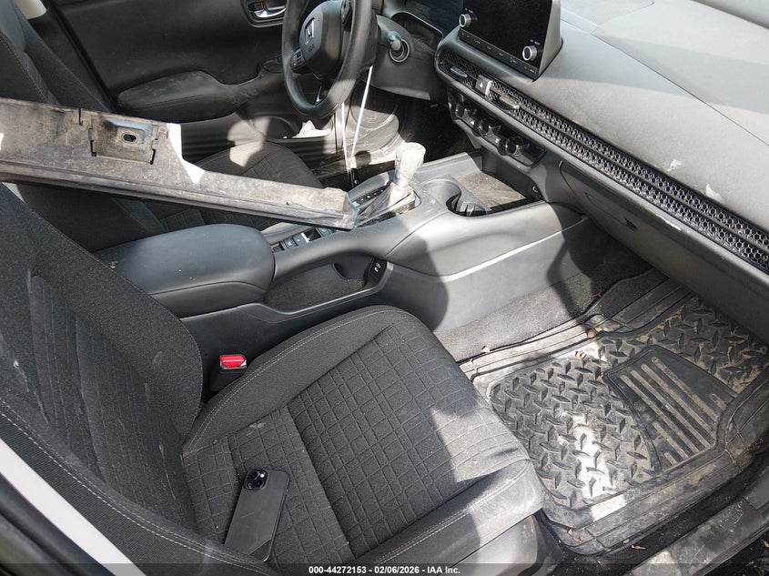 VIN 3CZRZ2H38RM747423 2024 HONDA HR-V AWD LX