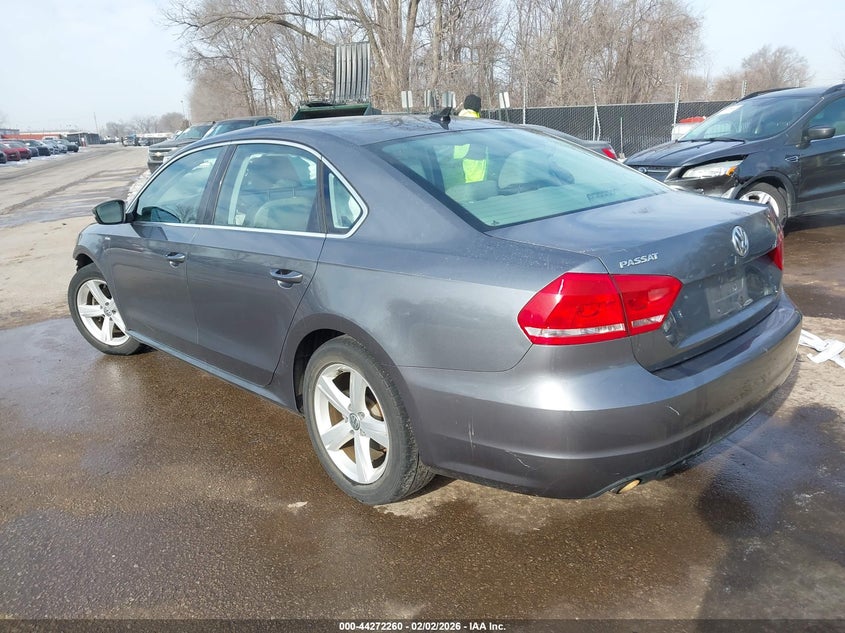 2014 Volkswagen Passat 1.8T Wolfsburg Edition